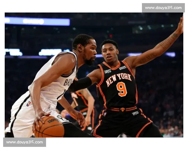 蓝军新核！哈托：全能后卫演绎攻防艺术